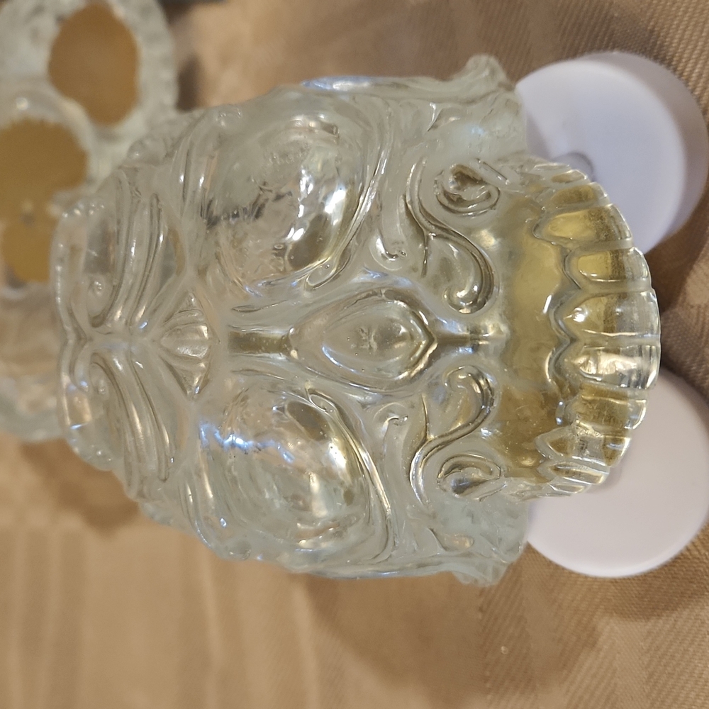 Clear Resin Handmade Skull Tealight Holder - Picture 7 of 7